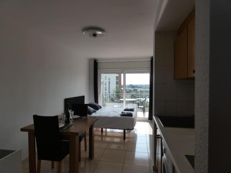 Estudio Con Vistas, Rosas Exterior foto